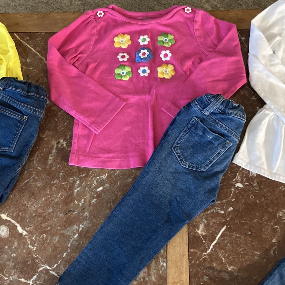 Bundle of Outfits - Picture 3 of 4